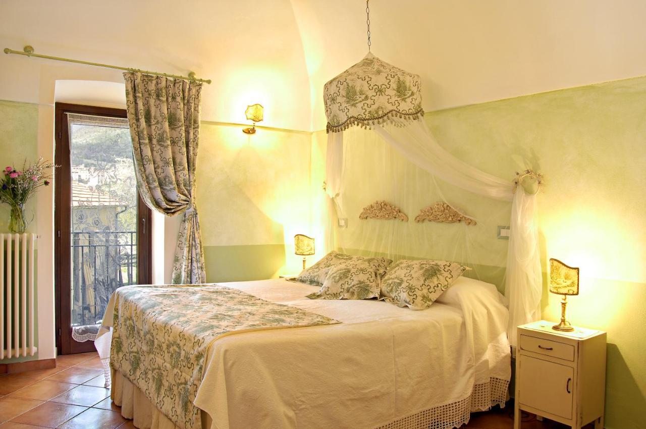 La Casa Dei Nonni Castelbianco Bed and Breakfast Colletta Exteriör bild
