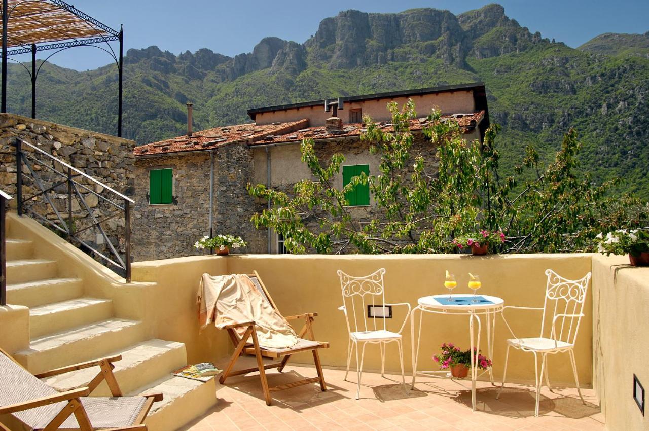 La Casa Dei Nonni Castelbianco Bed and Breakfast Colletta Exteriör bild