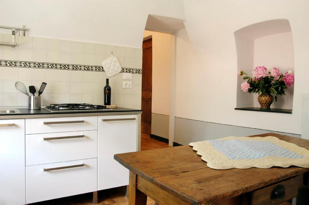 La Casa Dei Nonni Castelbianco Bed and Breakfast Colletta Exteriör bild