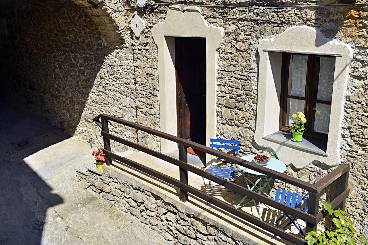 La Casa Dei Nonni Castelbianco Bed and Breakfast Colletta Exteriör bild